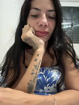 Rainha Travessa online show from April 10, 2026, 8:32 am
