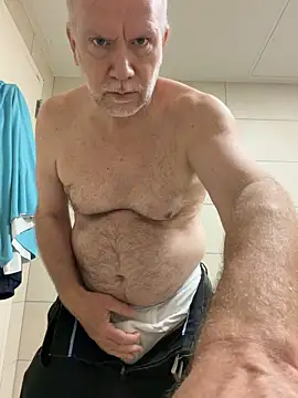 FLSexyGuy online show from May 6, 2026, 1:04 pm