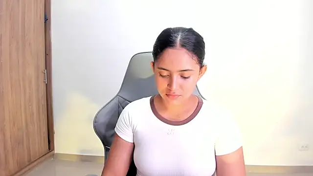 Snapshot of Isa_squirt1 chatting on March 1, 2026, 4:12 am Isa squirt1 online show from March 1, 2026, 4:12 am