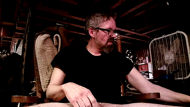 AronMellon76 online show from February 4, 2026, 8:42 am