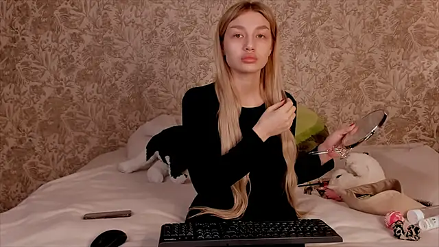 Ella Milla online show from March 11, 2025, 7:14 am