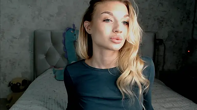 Ella Milla online show from June 18, 2026, 12:54 pm