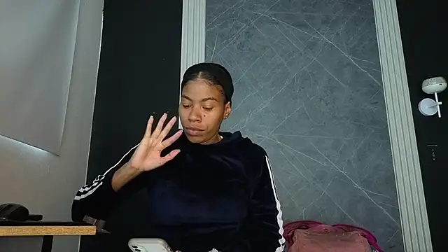 YummyDuooo online show from October 1, 2025, 12:09 pm