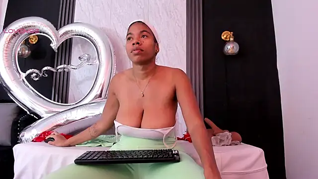 YummyDuooo online show from April 21, 2026, 11:06 am