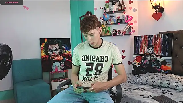 flowers18 online show from October 3, 2025, 9:49 pm