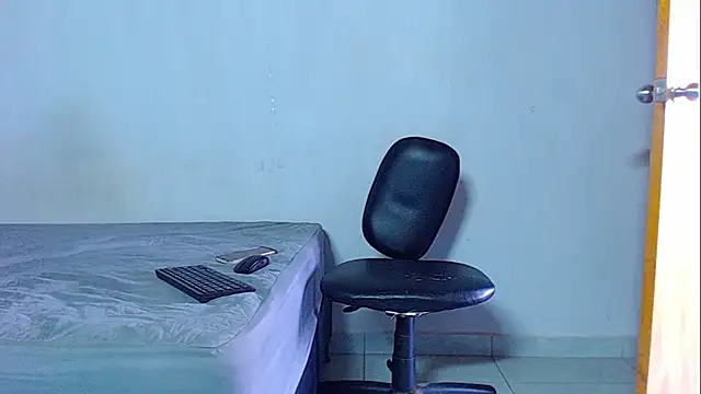 mikecoper 23 online show from March 4, 2026, 1:52 pm