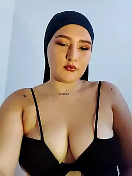 Celeste camila18 online show from September 13, 2025, 8:09 pm