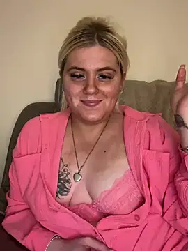 Blondiee3088 online show from January 8, 2025, 12:49 am