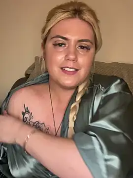 Blondiee3088 online show from February 25, 2025, 11:48 pm