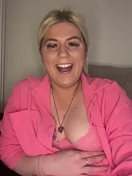 Blondiee3088 online show from January 7, 2025, 1:46 pm