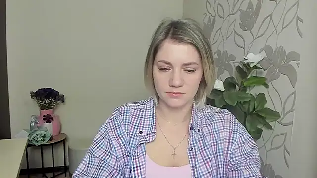 MariaSttone online show from March 19, 2025, 1:29 pm