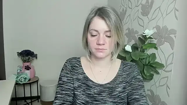 MariaSttone online show from March 18, 2025, 9:32 pm