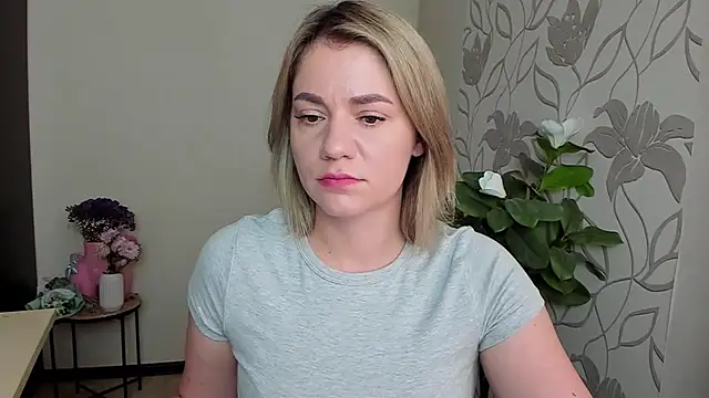 MariaSttone online show from September 14, 2025, 1:00 pm