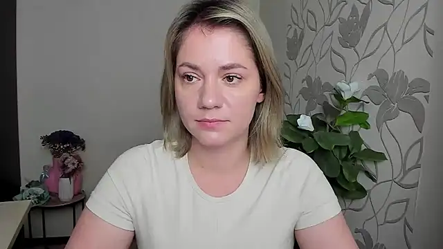 MariaSttone online show from September 28, 2025, 10:44 am