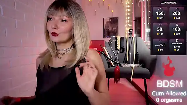 Snapshot of Sandralawrence chatting on November 8, 2025, 9:18 pm Sandralawrence online show from November 8, 2025, 9:18 pm