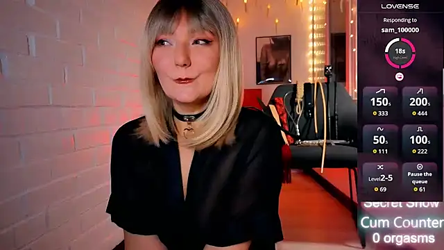 Snapshot of Sandralawrence chatting on November 22, 2025, 9:46 pm Sandralawrence online show from November 22, 2025, 9:46 pm