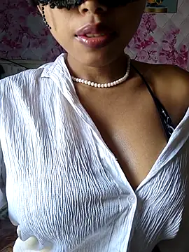 sandy naughty online show from March 8, 2026, 3:54 am