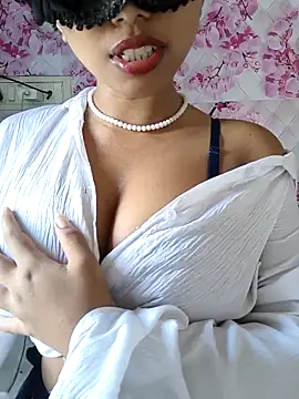 sandy naughty online show from May 9, 2026, 3:32 am