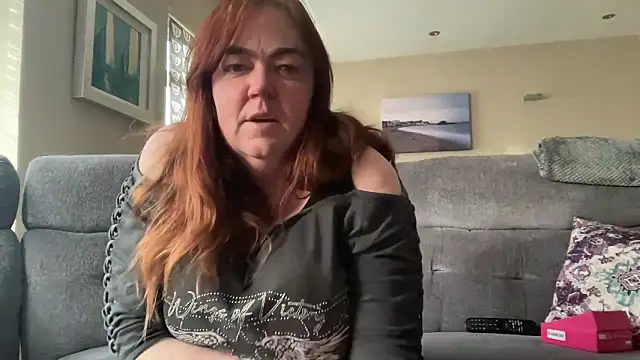 curvy-milf-abbie online show from February 17, 2026, 3:42 pm