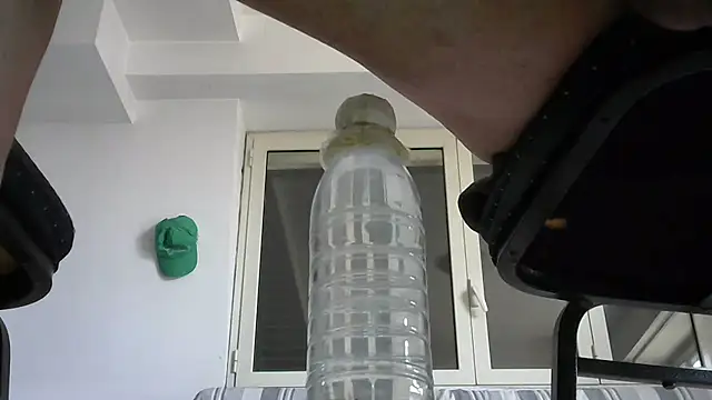 Snapshot of alkro63 chatting on August 7, 2026, 1:06 pm alkro63 online show from August 7, 2026, 1:06 pm