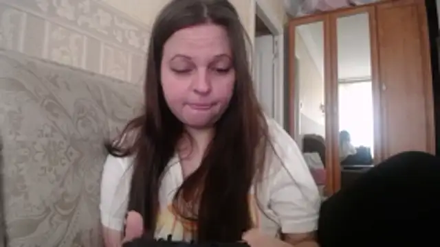 CatMelissa online show from April 30, 2026, 9:49 am