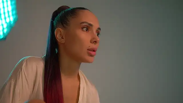 Snapshot of Mila_May_ chatting on September 18, 2025, 6:22 pm Mila May online show from September 18, 2025, 6:22 pm