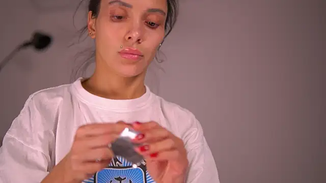 Snapshot of Mila_May_ chatting on March 13, 2025, 5:22 am Mila May online show from March 13, 2025, 5:22 am