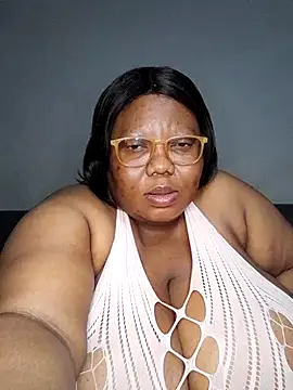 Snapshot of DAIRYBELLELIZxx chatting on July 26, 2026, 8:27 pm DAIRYBELLELIZxx online show from July 26, 2026, 8:27 pm