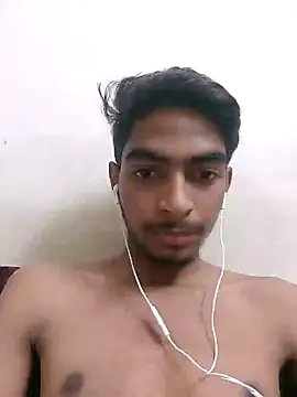 Snapshot of biggboyzz chatting on December 13, 2024, 11:45 am biggboyzz online show from December 13, 2024, 11:45 am