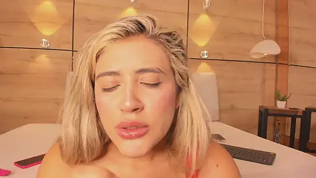 julietha taylor online show from October 8, 2025, 3:08 am