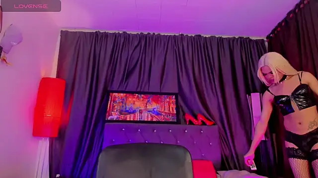 Gabyqueen70 online show from November 8, 2025, 3:10 am