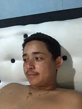 Snapshot of isacalejandroo chatting on February 9, 2025, 4:04 am isacalejandroo online show from February 9, 2025, 4:04 am