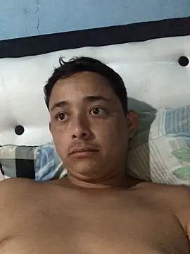 Snapshot of isacalejandroo chatting on March 8, 2025, 12:33 am isacalejandroo online show from March 8, 2025, 12:33 am