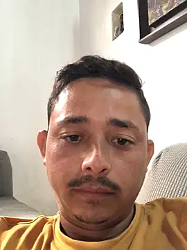 Snapshot of isacalejandroo chatting on January 9, 2026, 2:46 pm isacalejandroo online show from January 9, 2026, 2:46 pm