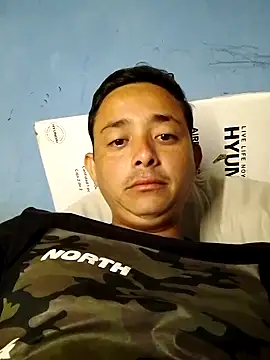 Snapshot of isacalejandroo chatting on March 22, 2025, 3:09 am isacalejandroo online show from March 22, 2025, 3:09 am