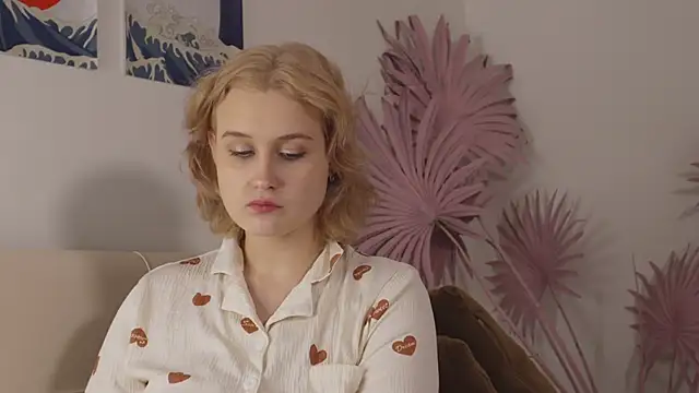 tiffannyjons online show from March 12, 2025, 5:07 pm