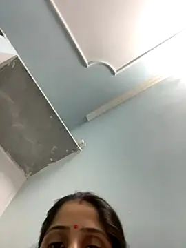 HotRiyacpl online show from November 28, 2025, 3:45 pm