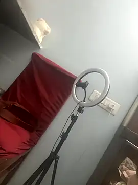 HotRiyacpl online show from November 17, 2025, 5:28 pm