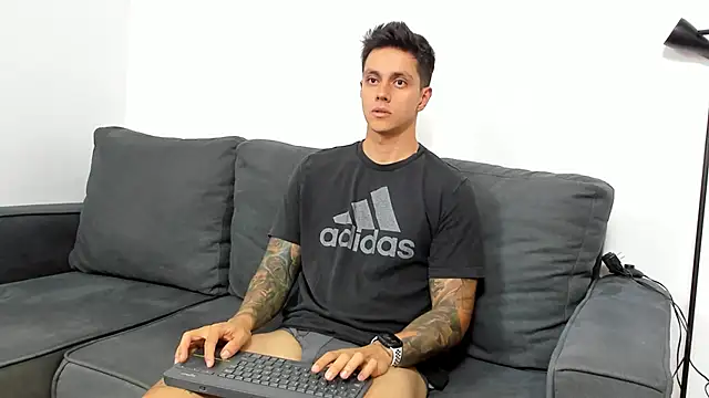 JeanBroc online show from October 5, 2025, 8:32 pm