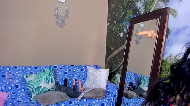 Mieldeluna online show from March 1, 2025, 5:52 am