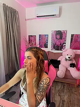 annieesweett online show from June 28, 2026, 9:32 pm