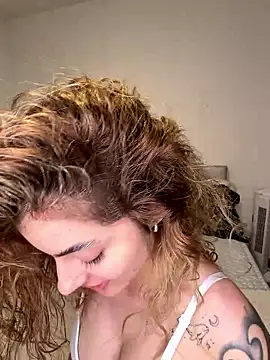annieesweett online show from June 12, 2026, 6:49 pm
