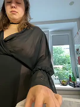 SuzieMurray online show from September 20, 2025, 10:09 am