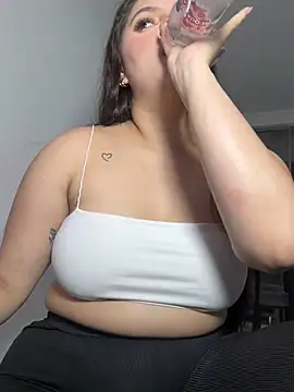 kimberlyhills1 online show from March 7, 2025, 8:00 pm