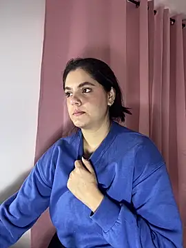 kimberlyhills1 online show from February 19, 2026, 4:37 pm