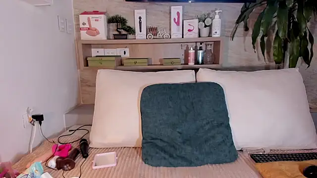 Laurentdupont04 online show from September 15, 2025, 3:07 am