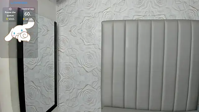 AlexaFoxy18 online show from May 9, 2026, 6:28 am