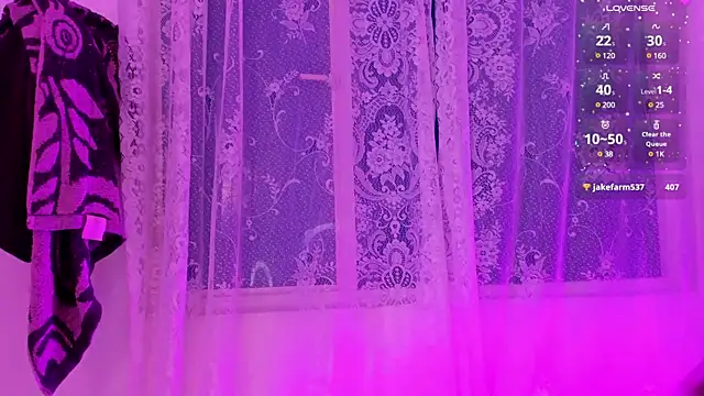 AlexaFoxy18 online show from March 18, 2025, 8:17 am