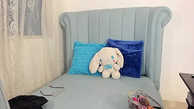 AlexaFoxy18 online show from November 26, 2025, 7:19 am