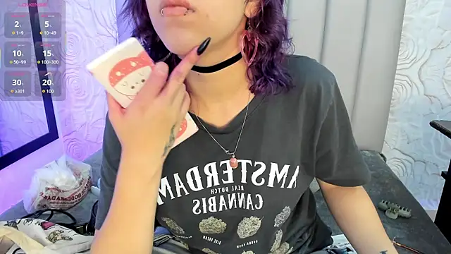 AlexaFoxy18 online show from March 4, 2026, 8:00 am